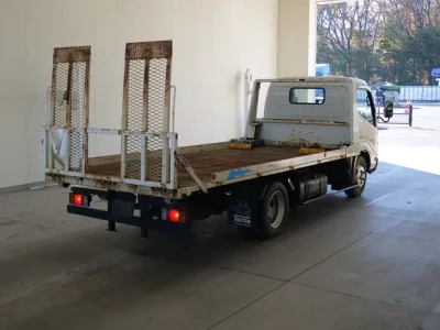 Toyota DYNA  с аукциона в Японии