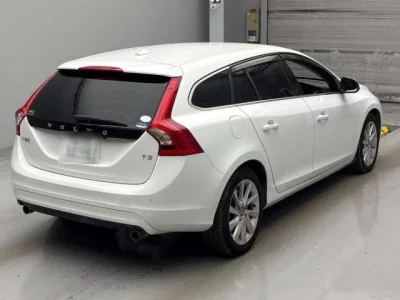 Volvo V60  с аукциона в Японии