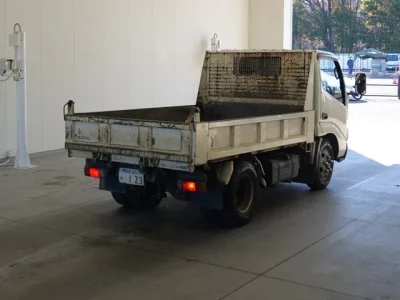 Toyota DYNA  с аукциона в Японии