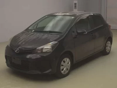 Toyota VITZ  с аукциона в Японии