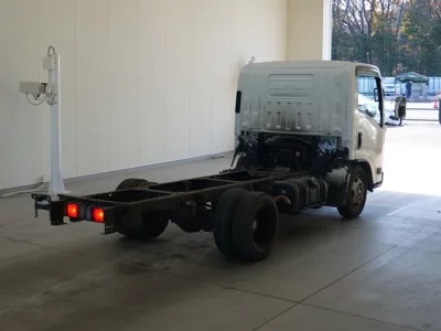 Isuzu ELF  с аукциона в Японии