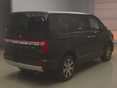 Mitsubishi DELICA D5