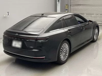 Toyota CROWN  с аукциона в Японии