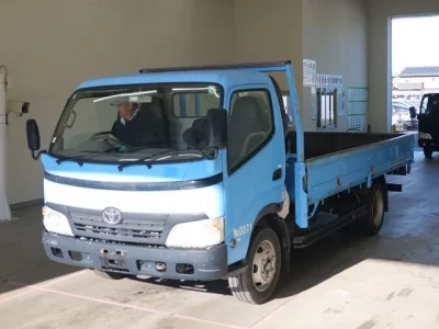 Toyota DYNA  с аукциона в Японии