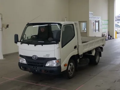 Toyota DYNA  с аукциона в Японии