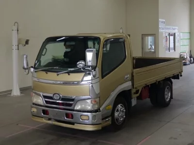 Toyota DYNA  с аукциона в Японии
