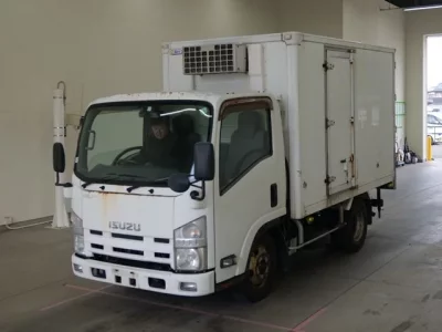 Isuzu ELF  с аукциона в Японии