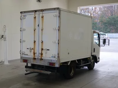 Isuzu ELF  с аукциона в Японии