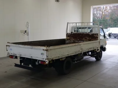 Toyota DYNA  с аукциона в Японии