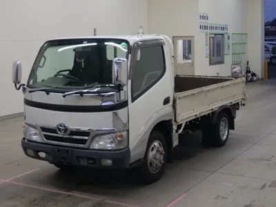 Toyota DYNA  с аукциона в Японии