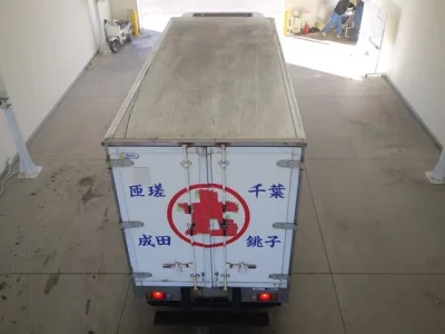 Isuzu ELF  с аукциона в Японии