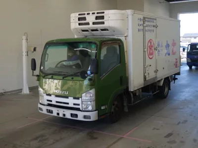 Isuzu ELF  с аукциона в Японии