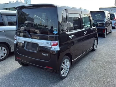 Daihatsu TANTO  с аукциона в Японии