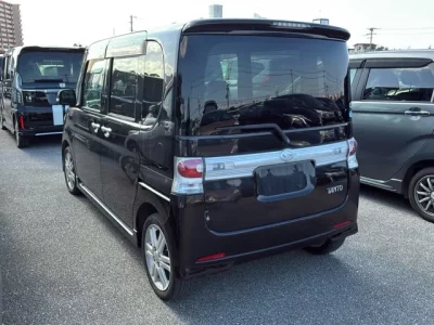 Daihatsu TANTO  с аукциона в Японии