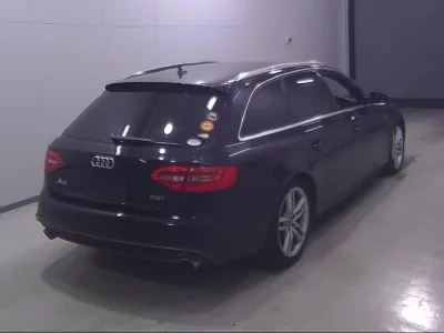 Audi A4  с аукциона в Японии