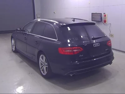Audi A4  с аукциона в Японии