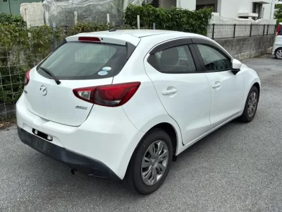 Mazda DEMIO  с аукциона в Японии