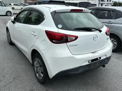 Mazda DEMIO  с аукциона в Японии