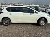 Toyota AURIS лот № 10526 оценка 3.5  с аукциона в Японии 3