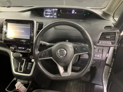 Nissan SERENA  с аукциона в Японии