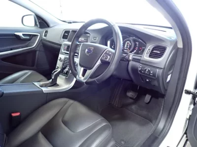 Volvo V60  с аукциона в Японии