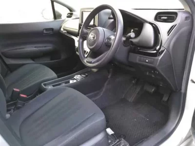 Toyota AQUA  с аукциона в Японии