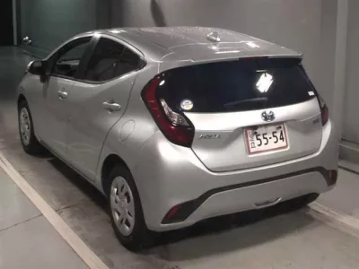 Toyota AQUA  с аукциона в Японии
