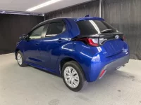 Toyota YARIS лот № 1077 оценка R  с аукциона в Японии 1