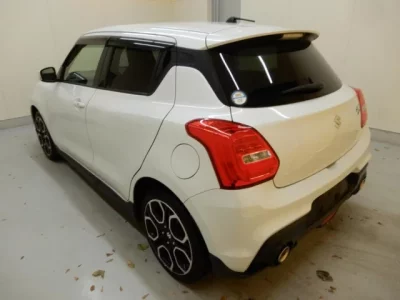 Suzuki SWIFT  с аукциона в Японии
