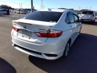 Honda GRACE лот № 25047 оценка R  с аукциона в Японии 1