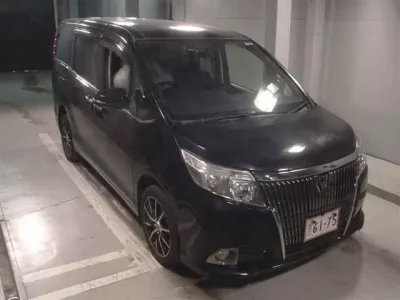 Toyota ESQUIRE  с аукциона в Японии