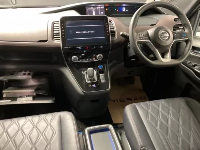 Nissan SERENA  с аукциона в Японии