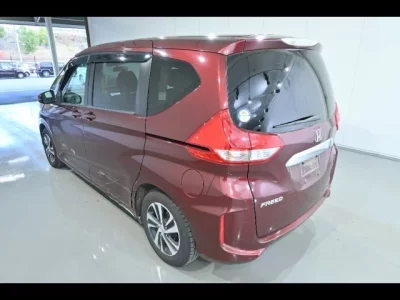 Honda FREED  с аукциона в Японии