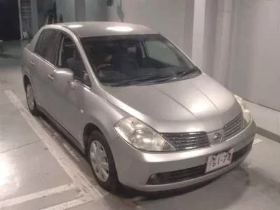 Nissan TIIDA LATIO  с аукциона в Японии