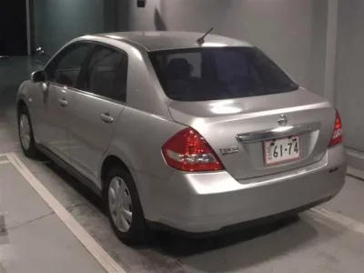 Nissan TIIDA LATIO  с аукциона в Японии