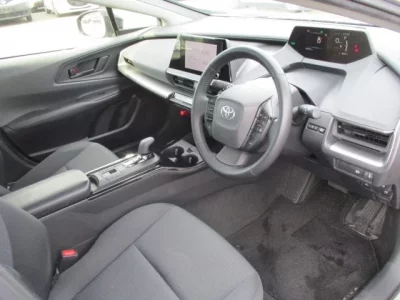 Toyota PRIUS  с аукциона в Японии