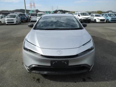 Toyota PRIUS  с аукциона в Японии