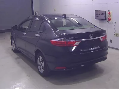 Honda GRACE  с аукциона в Японии