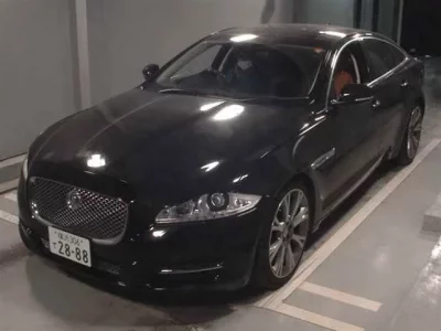Jaguar XJ SERIES