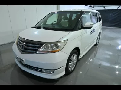 Honda ELYSION  с аукциона в Японии