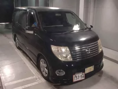 Nissan ELGRAND  с аукциона в Японии