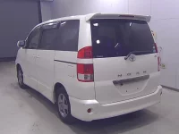 Toyota NOAH лот № 19048 оценка 3.5  с аукциона в Японии 2