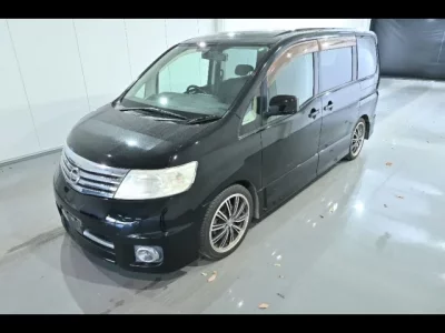 Nissan SERENA  с аукциона в Японии