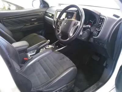 Mitsubishi OUTLANDER PHEV