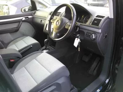 Volkswagen GOLF TOURAN