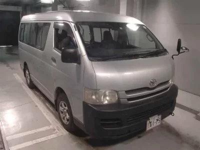 Toyota HIACE  с аукциона в Японии