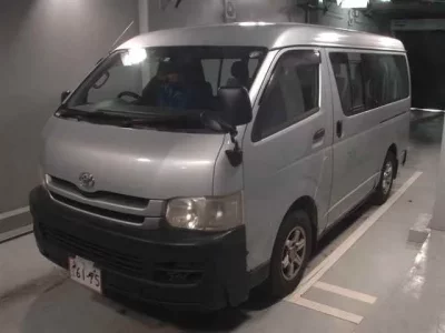 Toyota HIACE  с аукциона в Японии
