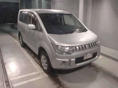 Mitsubishi DELICA D5