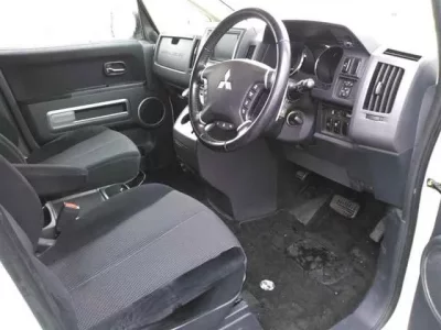 Mitsubishi DELICA D5