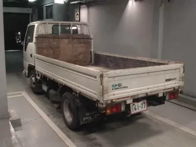 Isuzu ELF  с аукциона в Японии
